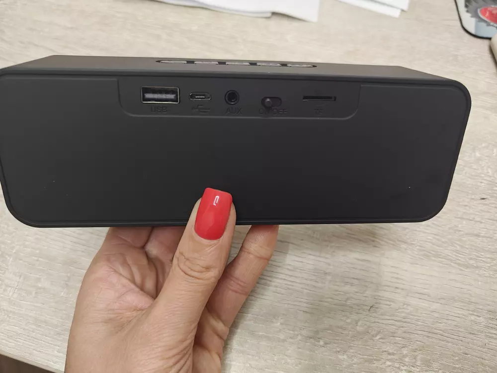 Портативная колонка (звуковая), в комплекте USB кабель